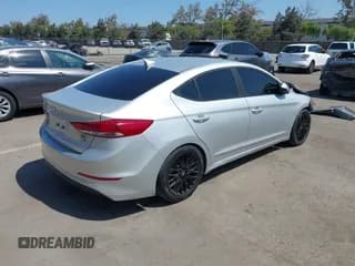 ✅ 2018 Hyundai Elantra SEL • VIN: 5NPD84LF9JH309312 • Лот: 43198670. Опубликован ранее на IAAI с пробегом 124 970 миль. Бесплатный доступ к архиву аукционных продаж из США и подробный отчёт об истории автомобиля на DreamBid. Изображение 4.
