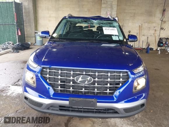 ✅ 2025 Hyundai Venue SEL • VIN: KMHRC8A32SU362585 • Lot: 42472883. Listed on IAAI with 3,133 mi. Free auction sales archive from the USA and detailed vehicle history report at DreamBid. Image 12.