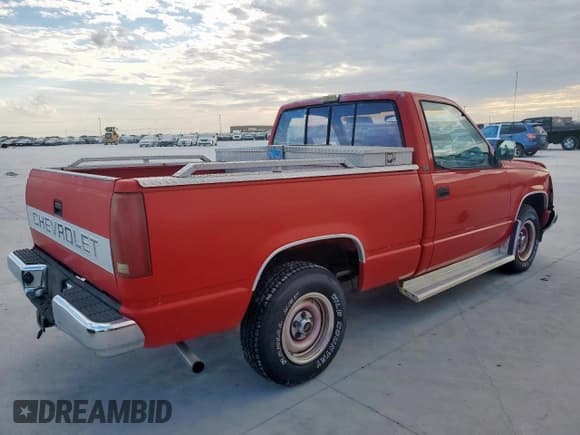 ✅ 1992 Chevrolet Silverado 1500 • VIN: 1GCDC14K7NZ191655 • Lot: 85577885. Wystawiony na Copart z przebiegiem 128 123 mil. Bezpłatny archiwum sprzedaży aukcyjnych z USA i szczegółowy raport historii pojazdu na DreamBid. Zdjęcie 3.