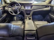 ✅ 2019 Cadillac XT5 Premium Luxury AWD • VIN: 1GYKNFRS8KZ103323 • Lot: 93789225. Wystawiony na Copart z przebiegiem 68 693 mil. Bezpłatny archiwum sprzedaży aukcyjnych z USA i szczegółowy raport historii pojazdu na DreamBid. Zdjęcie 8.