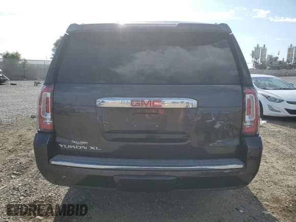 ✅ 2016 GMC Yukon XL Denali • VIN: 1GKS1HKJ1GR172235 • Лот: 82351255. Опубликован ранее на Copart с пробегом 89 803 миль. Бесплатный доступ к архиву аукционных продаж из США и подробный отчёт об истории автомобиля на DreamBid. Изображение 6.