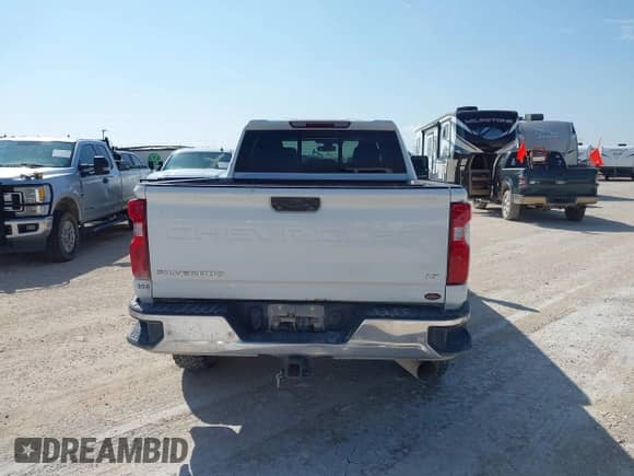 2020 Chevrolet Silverado 2500HD LT z VIN 1GC1YNEY7LF301858, wystawiony jako IAAI lot #42650174 z przebiegiem 107 523 mil mil oraz . Historia ofert i sprzedaży dostępna na DreamBid. Obrazek 16.