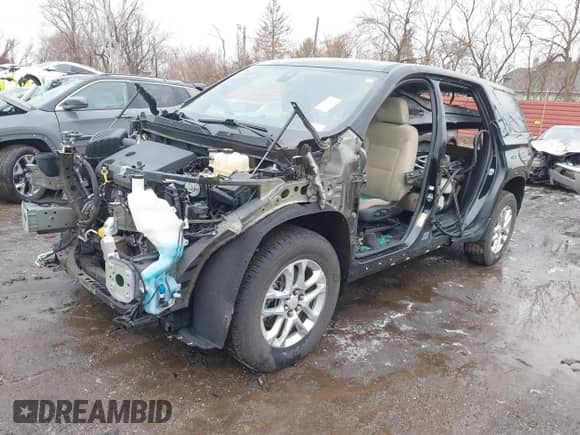 2022 Chevrolet Traverse LS z VIN 1GNERLKW3NJ107809, wystawiony jako IAAI lot #41481333 z przebiegiem Nie podano mil oraz . Historia ofert i sprzedaży dostępna na DreamBid. Obrazek 17.