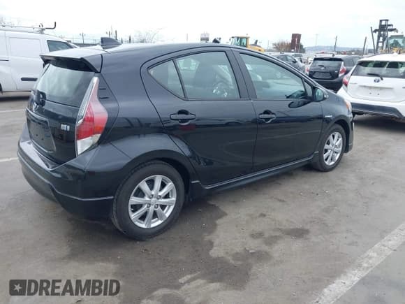 ✅ 2017 Toyota Prius One • VIN: JTDKDTB37H1596977 • Лот: 42053033. Опубликован ранее на IAAI с пробегом 34 562 миль. Бесплатный доступ к архиву аукционных продаж из США и подробный отчёт об истории автомобиля на DreamBid. Изображение 4.