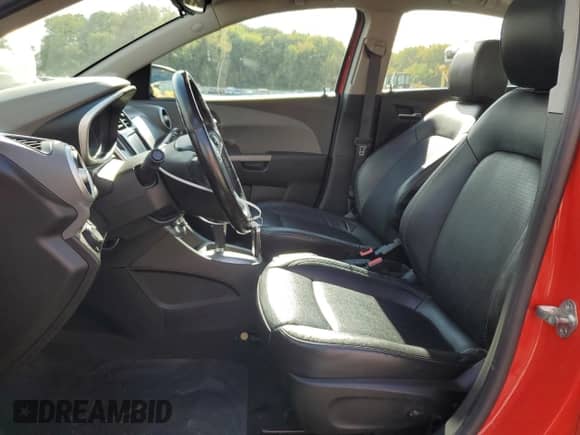 2017 Chevrolet Sonic Premier с VIN 1G1JF5SB7H4108983, выставлен на аукционе Copart как лот 73781154 с пробегом 146 474 миль миль и Списание • Salvage title. История ставок и продаж доступна на DreamBid. Изображение 7.