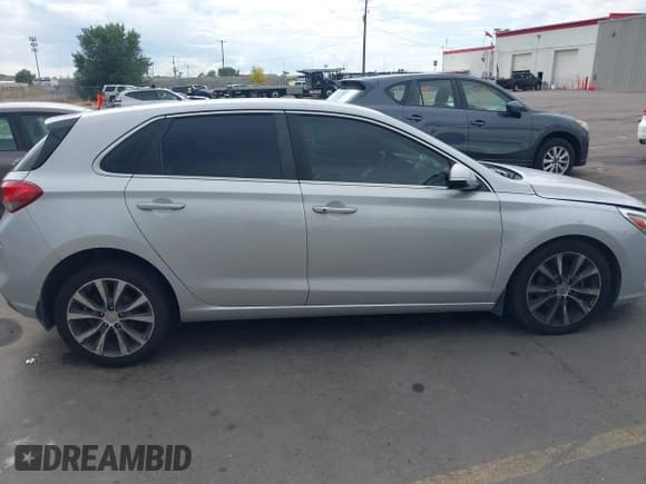 ✅ 2018 Hyundai Elantra • VIN: KMHH35LE8JU030089 • Lot: 43422888. Listed on IAAI with 124,327 mi. Free auction sales archive from the USA and detailed vehicle history report at DreamBid. Image 13.