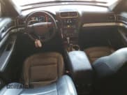 ✅ 2017 Ford Explorer XLT • VIN: 1FM5K8D88HGD84705 • Lot: 58265165. Wystawiony na Copart z przebiegiem 69 189 mil. Bezpłatny archiwum sprzedaży aukcyjnych z USA i szczegółowy raport historii pojazdu na DreamBid. Zdjęcie 8.