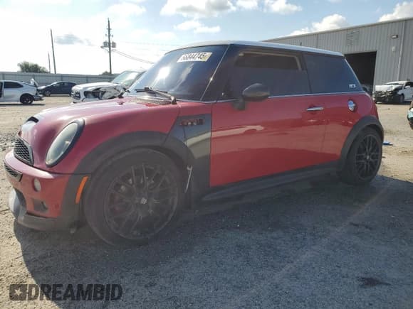 ✅ 2004 MINI Hardtop S • VIN: WMWRE33464TD83018 • Lot: 66844745. Listed on Copart with 144,202 mi. Free auction sales archive from the USA and detailed vehicle history report at DreamBid. Image 1.