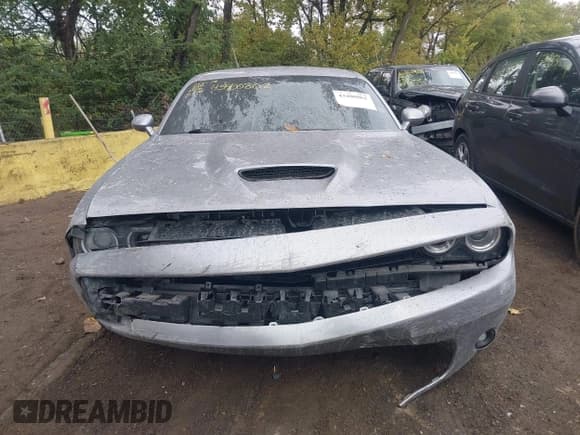 ✅ 2016 Dodge Challenger SRT 392 • VIN: 2C3CDZDJ2GH125200 • Lot: 43400862. Wystawiony na IAAI z przebiegiem 56 605 mil. Bezpłatny archiwum sprzedaży aukcyjnych z USA i szczegółowy raport historii pojazdu na DreamBid. Zdjęcie 11.