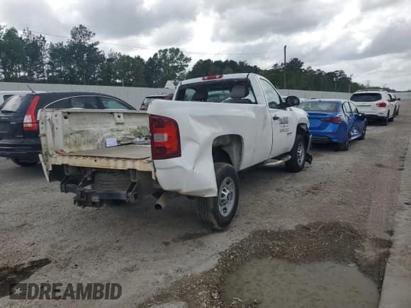 ✅ 2011 Chevrolet Silverado 2500HD Work Truck • VIN: 1GC0CVCG9BF217284 • Lot: 50622695. Wystawiony na Copart z przebiegiem Nie podano. Bezpłatny archiwum sprzedaży aukcyjnych z USA i szczegółowy raport historii pojazdu na DreamBid. Zdjęcie 3.