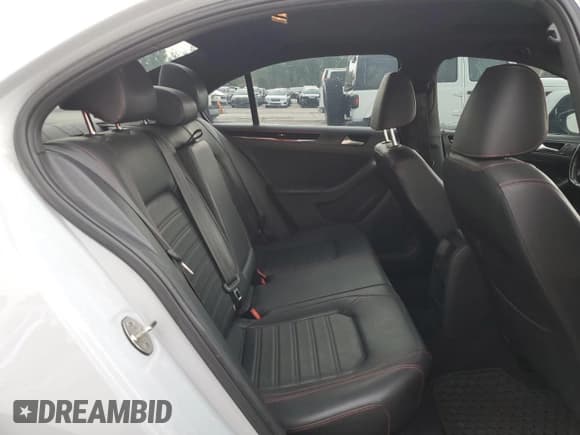 ✅ 2017 Volkswagen Jetta GLI • VIN: 3VW4T7AJ0HM234573 • Lot: 64990105. Wystawiony na Copart z przebiegiem 96 408 mil. Bezpłatny archiwum sprzedaży aukcyjnych z USA i szczegółowy raport historii pojazdu na DreamBid. Zdjęcie 10.