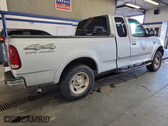 ✅ 2000 Ford F-150 XL • VIN: 1FTRX18L4YKB14168 • Lot: 93530335. Listed on Copart with Not provided. Free auction sales archive from the USA and detailed vehicle history report at DreamBid. Image 3.