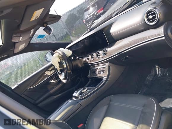 ✅ 2020 Mercedes-Benz E 63 S AMG • VIN: WDDZF8KB7LA736456 • Лот: 42568322. Опубликован ранее на IAAI с пробегом 58 677 миль. Бесплатный доступ к архиву аукционных продаж из США и подробный отчёт об истории автомобиля на DreamBid. Изображение 5.