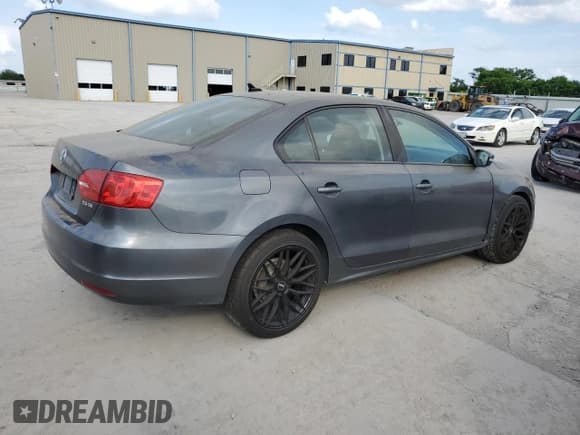✅ 2011 Volkswagen Jetta SE • VIN: 3VWDZ7AJ9BM368178 • Lot: 55215095. Listed on Copart with 265,400 mi. Free auction sales archive from the USA and detailed vehicle history report at DreamBid. Image 3.