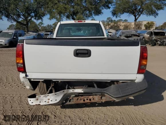 2005 GMC Sierra 1500 Work Truck с VIN 1GTEC14V95Z213251, выставлен на аукционе Copart как лот 82192014 с пробегом 229 733 миль миль и На запчасти • Non repairable. История ставок и продаж доступна на DreamBid. Изображение 6.