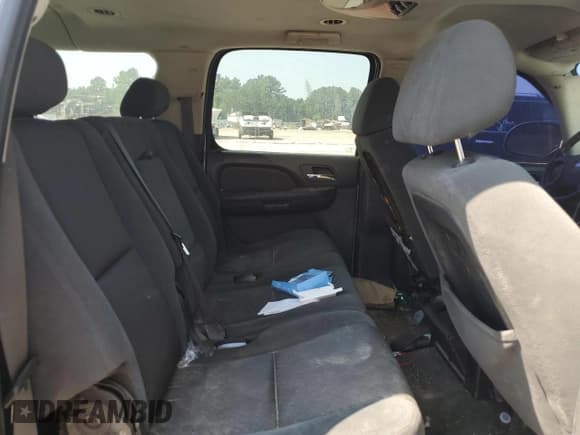 ✅ 2009 Chevrolet Suburban LS • VIN: 1GNFC16J69R200503 • Лот: 61926495. Опубликован ранее на Copart с пробегом 360 653 миль. Бесплатный доступ к архиву аукционных продаж из США и подробный отчёт об истории автомобиля на DreamBid. Изображение 11.