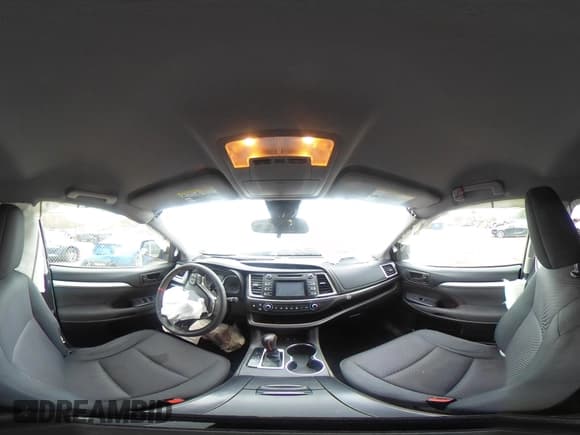 ✅ 2018 Toyota Highlander LE • VIN: 5TDBZRFH0JS494097 • Лот: 43558450. Опубликован ранее на IAAI с пробегом 105 816 миль. Бесплатный доступ к архиву аукционных продаж из США и подробный отчёт об истории автомобиля на DreamBid. Изображение 19.