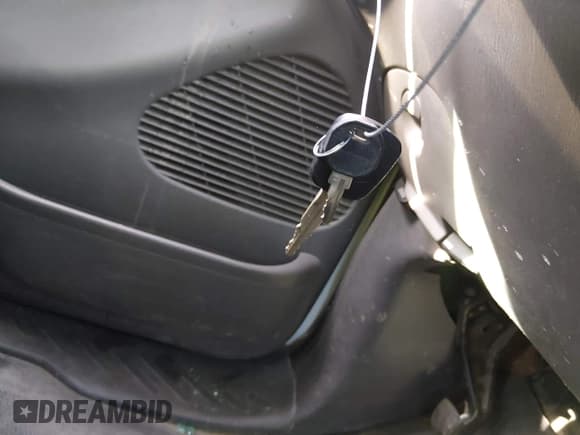 ✅ 2000 Ford F-150 XL • VIN: 1FTRX17W2YKB10745 • Lot: 43705083. Listed on IAAI with Not provided. Free auction sales archive from the USA and detailed vehicle history report at DreamBid. Image 11.