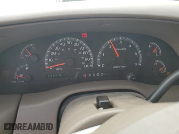 ✅ 2002 Ford F-150 XL • VIN: 1FTRX17W32NB36812 • Lot: 71221765. Listed on Copart with 226,636 mi. Free auction sales archive from the USA and detailed vehicle history report at DreamBid. Image 9.