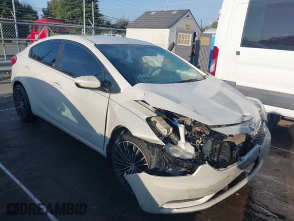 ✅ 2015 Kia Forte LX • VIN: KNAFK4A67F5325123 • Лот: 43274282. Опубликован ранее на IAAI с пробегом 153 057 миль. Бесплатный доступ к архиву аукционных продаж из США и подробный отчёт об истории автомобиля на DreamBid. Изображение 1.