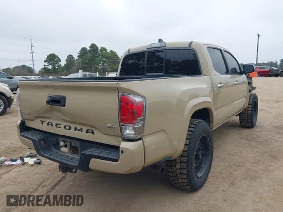 ✅ 2016 Toyota Tacoma Limited • VIN: 5TFGZ5AN7GX046759 • Lot: 41537922. Listed on IAAI with 225,220 mi. Free auction sales archive from the USA and detailed vehicle history report at DreamBid. Image 4.