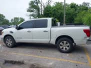 ✅ 2017 Nissan Titan SV • VIN: 1N6AA1EK1HN533195 • Lot: 42471908. Listed on IAAI with 172,279 mi. Free auction sales archive from the USA and detailed vehicle history report at DreamBid. Image 14.