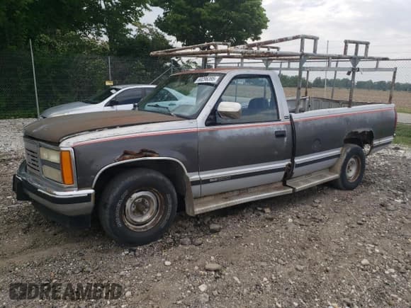 ✅ 1992 GMC Sierra 1500 • VIN: 1GTEC14K7NE501489 • Lot: 60296395. Wystawiony na Copart z przebiegiem 2 714 651 mil. Bezpłatny archiwum sprzedaży aukcyjnych z USA i szczegółowy raport historii pojazdu na DreamBid. Zdjęcie 1.