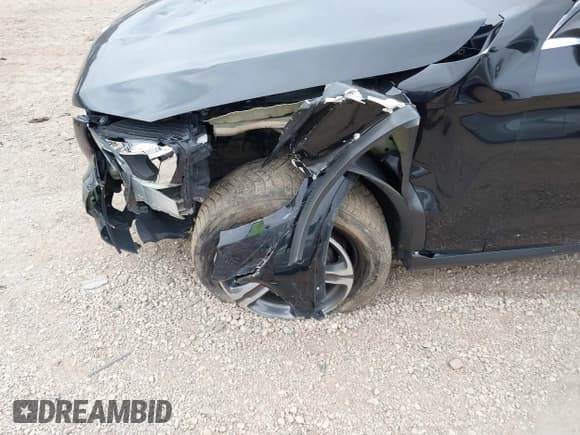 ✅ 2017 Mercedes-Benz GLC 300 • VIN: WDC0G4KB7HF176838 • Lot: 40956814. Wystawiony na IAAI z przebiegiem 132 201 mil. Bezpłatny archiwum sprzedaży aukcyjnych z USA i szczegółowy raport historii pojazdu na DreamBid. Zdjęcie 6.