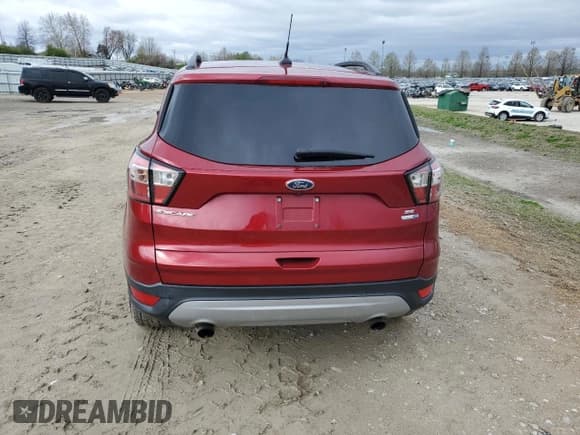 ✅ 2018 Ford Escape SE • VIN: 1FMCU9GD1JUC72707 • Lot: 47829264. Wystawiony na Copart z przebiegiem 96 341 mil. Bezpłatny archiwum sprzedaży aukcyjnych z USA i szczegółowy raport historii pojazdu na DreamBid. Zdjęcie 6.