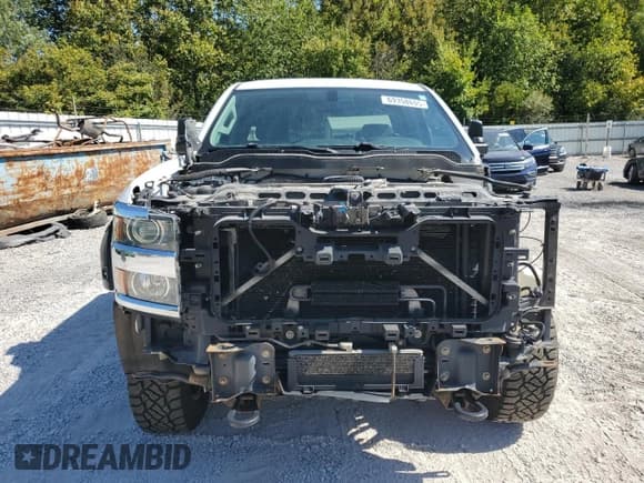 ✅ 2017 Chevrolet Silverado 2500HD Work Truck • VIN: 1GC2KUEG6HZ164926 • Lot: 69358695. Wystawiony na Copart z przebiegiem 209 034 mil. Bezpłatny archiwum sprzedaży aukcyjnych z USA i szczegółowy raport historii pojazdu na DreamBid. Zdjęcie 5.