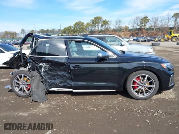 ✅ 2024 Audi SQ5 Premium Plus • VIN: WA1B4AFY6R2050929 • Lot: 41629717. Wystawiony na IAAI z przebiegiem 1 886 mil. Bezpłatny archiwum sprzedaży aukcyjnych z USA i szczegółowy raport historii pojazdu na DreamBid. Zdjęcie 13.