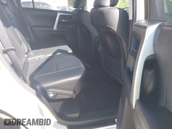 ✅ 2016 Toyota 4Runner SR5 • VIN: JTEZU5JR4G5145525 • Lot: 42849845. Listed on IAAI with 85,334 mi. Free auction sales archive from the USA and detailed vehicle history report at DreamBid. Image 8.