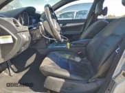 ✅ 2013 Mercedes-Benz C 250 Sport • VIN: WDDGF4HB4DA810120 • Lot: 91931405. Wystawiony na Copart z przebiegiem 120 448 mil. Bezpłatny archiwum sprzedaży aukcyjnych z USA i szczegółowy raport historii pojazdu na DreamBid. Zdjęcie 7.