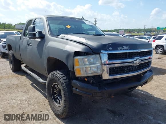 ✅ 2008 Chevrolet Silverado 2500HD 1LT • VIN: 1GCHK29KX8E163363 • Lot: 42540648. Wystawiony na IAAI z przebiegiem 242 555 mil. Bezpłatny archiwum sprzedaży aukcyjnych z USA i szczegółowy raport historii pojazdu na DreamBid. Zdjęcie 1.