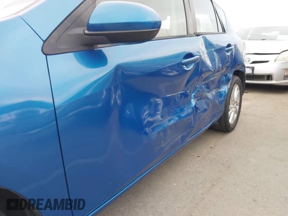 ✅ 2012 Mazda 3 i Touring • VIN: JM1BL1L80C1640151 • Лот: 43615255. Опубликован ранее на IAAI с пробегом 169 153 миль. Бесплатный доступ к архиву аукционных продаж из США и подробный отчёт об истории автомобиля на DreamBid. Изображение 14.