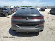 ✅ 2021 BMW X6 M50i • VIN: 5UXCY8C07M9E96742 • Lot: 51899215. Wystawiony na Copart z przebiegiem Nie podano. Bezpłatny archiwum sprzedaży aukcyjnych z USA i szczegółowy raport historii pojazdu na DreamBid. Zdjęcie 6.