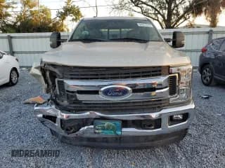 ✅ 2018 Ford F-250 Platinum • VIN: 1FT7W2BT7JEC23768 • Lot: 93631515. Wystawiony na Copart z przebiegiem 63 067 mil. Bezpłatny archiwum sprzedaży aukcyjnych z USA i szczegółowy raport historii pojazdu na DreamBid. Zdjęcie 5.