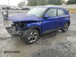 ✅ 2023 Hyundai Venue SEL • VIN: KMHRC8A38PU278584 • Lot: 90384165. Wystawiony na Copart z przebiegiem Nie podano. Bezpłatny archiwum sprzedaży aukcyjnych z USA i szczegółowy raport historii pojazdu na DreamBid. Zdjęcie 1.