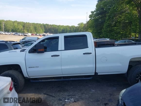 ✅ 2016 Chevrolet Silverado 2500HD Work Truck • VIN: 1GC1CUE80GF217850 • Lot: 42120276. Listed on IAAI with 268,987 mi. Free auction sales archive from the USA and detailed vehicle history report at DreamBid. Image 14.