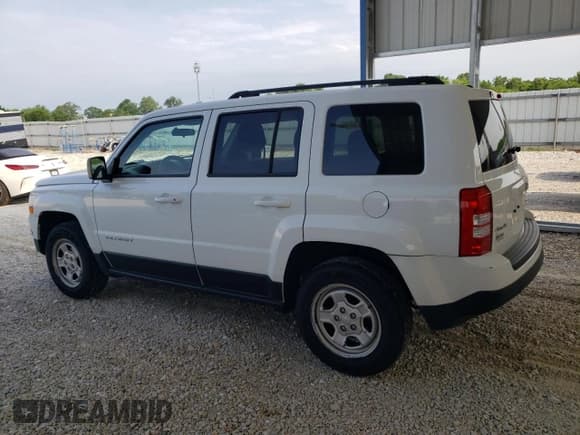 ✅ 2014 Jeep Patriot Sport • VIN: 1C4NJRBB9ED549735 • Lot: 59149045. Listed on Copart with 118,529 mi. Free auction sales archive from the USA and detailed vehicle history report at DreamBid. Image 2.
