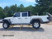 ✅ 2020 Jeep Gladiator Sport S • VIN: 1C6HJTAGXLL174441 • Lot: 42885044. Wystawiony na IAAI z przebiegiem 52 677 mil. Bezpłatny archiwum sprzedaży aukcyjnych z USA i szczegółowy raport historii pojazdu na DreamBid. Zdjęcie 14.