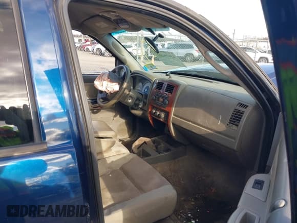 ✅ 2005 Dodge Dakota SLT • VIN: 1D7HW48N75S166543 • Лот: 43679489. Опубликован ранее на IAAI с пробегом 197 288 миль. Бесплатный доступ к архиву аукционных продаж из США и подробный отчёт об истории автомобиля на DreamBid. Изображение 5.