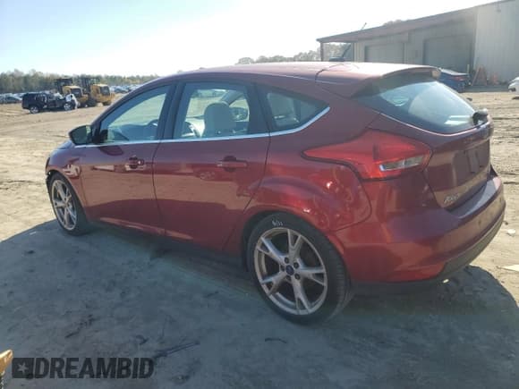 ✅ 2015 Ford Focus Titanium • VIN: 1FADP3N23FL333461 • Lot: 92515645. Wystawiony na Copart z przebiegiem 98 448 mil. Bezpłatny archiwum sprzedaży aukcyjnych z USA i szczegółowy raport historii pojazdu na DreamBid. Zdjęcie 2.