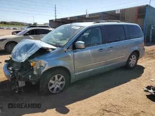✅ 2010 Chrysler Town & Country Touring Plus • VIN: 2A4RR8D17AR320626 • Lot: 80839975. Wystawiony na Copart z przebiegiem 133 618 mil. Bezpłatny archiwum sprzedaży aukcyjnych z USA i szczegółowy raport historii pojazdu na DreamBid. Zdjęcie 1.