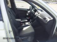 ✅ 2023 Volkswagen Tiguan SE R-Line Black • VIN: 3VVCB7AX0PM090710 • Lot: 41256904. Wystawiony na IAAI z przebiegiem 12 819 mil. Bezpłatny archiwum sprzedaży aukcyjnych z USA i szczegółowy raport historii pojazdu na DreamBid. Zdjęcie 5.