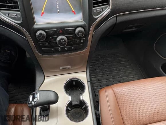 ✅ 2015 Jeep Grand Cherokee Summit • VIN: 1C4RJFJM8FC887279 • Lot: 92039305. Listed on Copart with 240,185 mi. Free auction sales archive from the USA and detailed vehicle history report at DreamBid. Image 11.