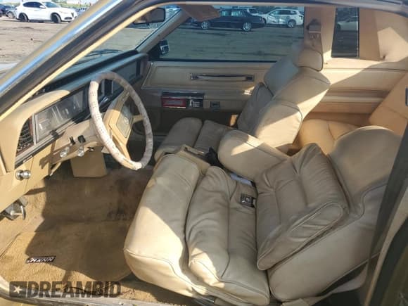 ✅ 1982 Mercury Cougar XR7 • VIN: 1MEBP90D5CH612629 • Lot: 62736845. Listed on Copart with Not provided. Free auction sales archive from the USA and detailed vehicle history report at DreamBid. Image 7.