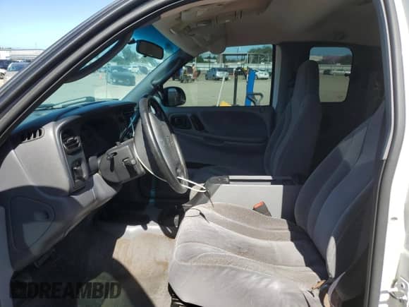 ✅ 2000 Dodge Dakota Sport • VIN: 1B7GL22N5YS544651 • Lot: 84993785. Wystawiony na Copart z przebiegiem 137 008 mil. Bezpłatny archiwum sprzedaży aukcyjnych z USA i szczegółowy raport historii pojazdu na DreamBid. Zdjęcie 7.