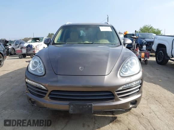 ✅ 2013 Porsche Cayenne • VIN: WP1AA2A27DLA12307 • Lot: 42310717. Wystawiony na IAAI z przebiegiem 175 679 mil. Bezpłatny archiwum sprzedaży aukcyjnych z USA i szczegółowy raport historii pojazdu na DreamBid. Zdjęcie 12.