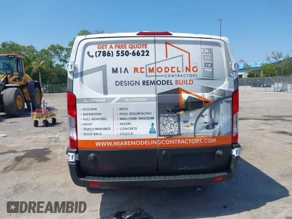 ✅ 2024 Ford Transit Cargo • VIN: 1FTBR1Y80RKB59990 • Lot: 42241182. Wystawiony na IAAI z przebiegiem 13 385 mil. Bezpłatny archiwum sprzedaży aukcyjnych z USA i szczegółowy raport historii pojazdu na DreamBid. Zdjęcie 16.